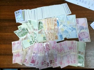 Son dakika: Polis kumar evlerine koçbaşıyla girdi