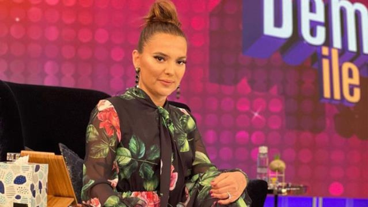 Dubai'deki uygulamayı örnek gösteren Demet Akalın, Türk yetkililere seslendi: Turistlere testi mecburi kılın