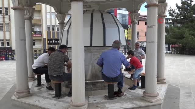 Cuma namazında camiler doldu