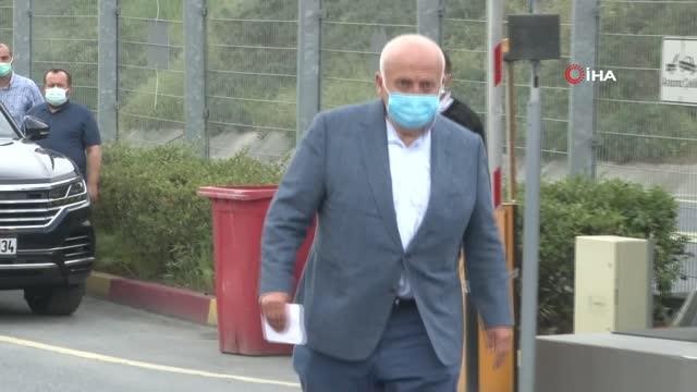 Işın Çelebi, listesini divan kuruluna teslim etti