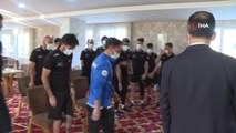 Son Dakika | Bakan Kasapoğlu, Ampute Futbol Milli Takımı'nı ziyaret etti