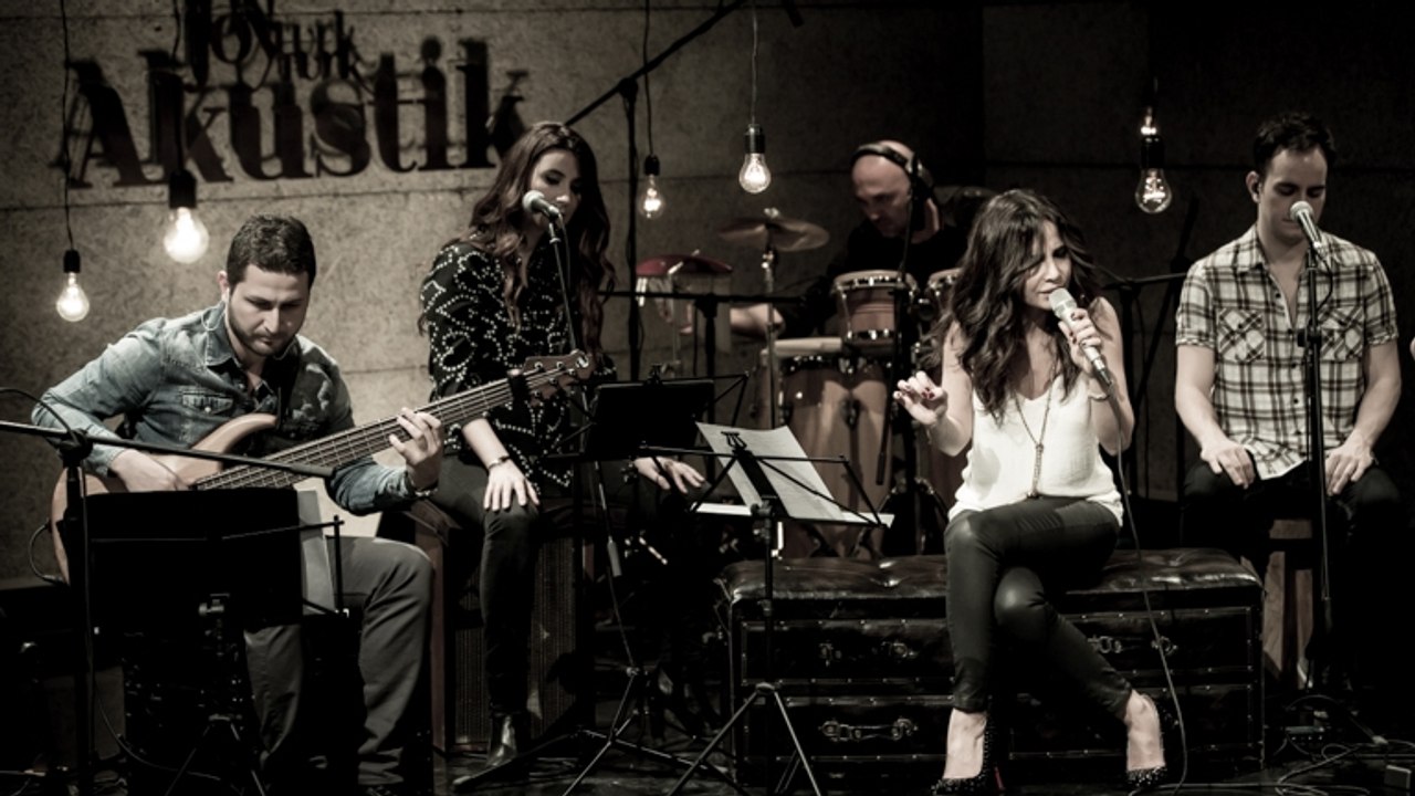 Betül Demir - Bir Ara
