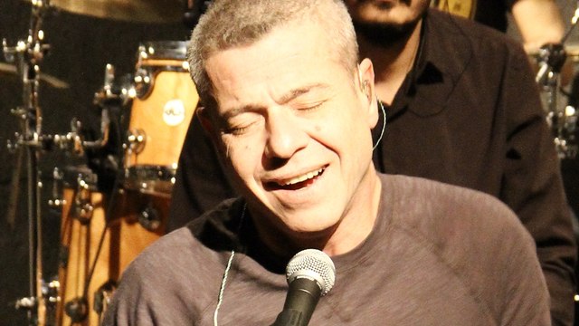 Levent Yüksel - Beni Benimle Birak