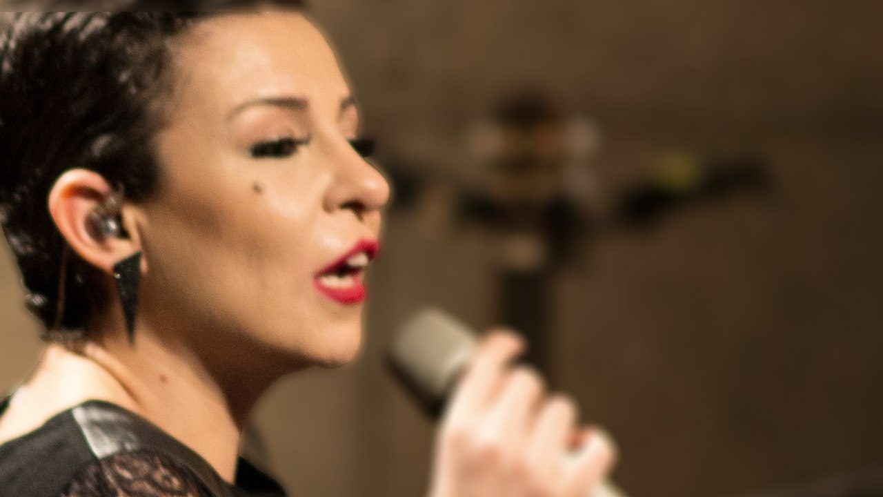 Model - Bir Melek Vardi