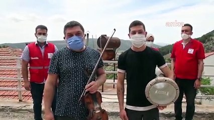 Roman müzisyenler, Kızılay’a şarkı ile teşekkür etti…