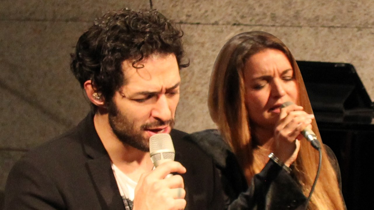 Mert Firat & Jülide Özçelik & Tulug Tirpan - Aç Kapiyi Gir Içeri