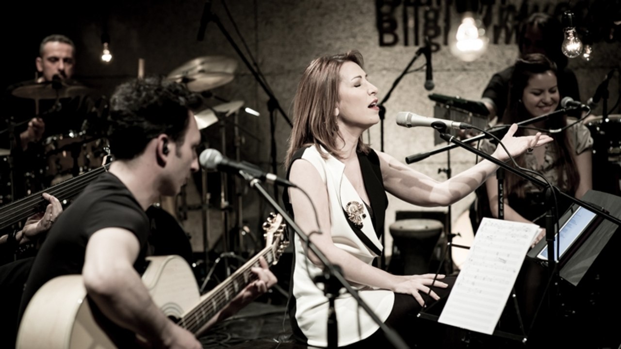 Yonca Lodi - Içime Sinmiyor