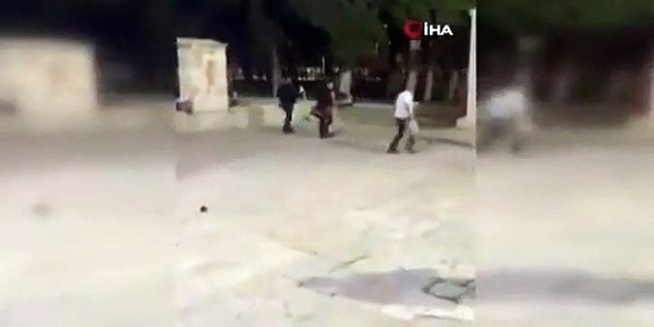 Terörist İsrail polisinden Mescid-i Aksa'da ses bombalı saldırı