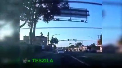 Tesla'yla kapışmak isteyen Porsche rezil oldu!