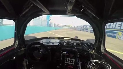 Sürücüsüz yarış aracının test sürüşü görüntülendi