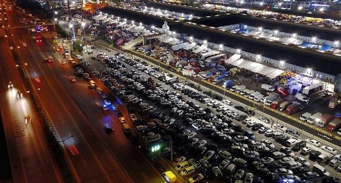 Burası İstanbul! Akın akın geldiler… Adım atacak yer kalmadı