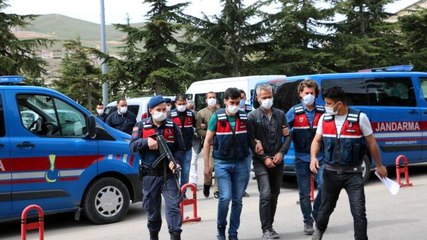 Download Video: Son dakika haberleri... Niğde'de jandarma ekiplerinden uyuşturucu tacirlerine darbe: 6 gözaltı