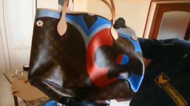 Napoli - False borse Louis Vuitton e Gucci: scoperto laboratorio alla Sanità (08.05.21)