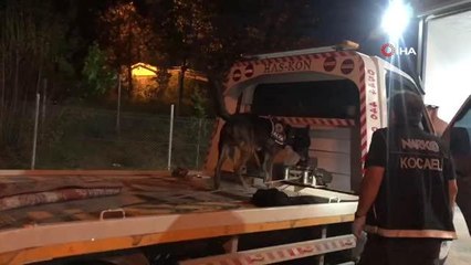 Akü kısmına gizlenen uyuşturucuları Alfa buldu