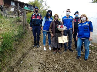 Karabük'te şehit anneleri "Anneler Günü"nde unutulmadı