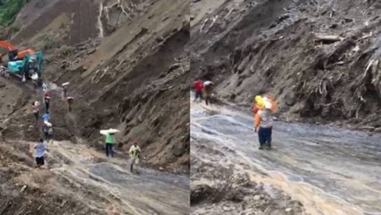 Al hombro están pasando pipetas de oxígeno hacía Urabá por derrumbe