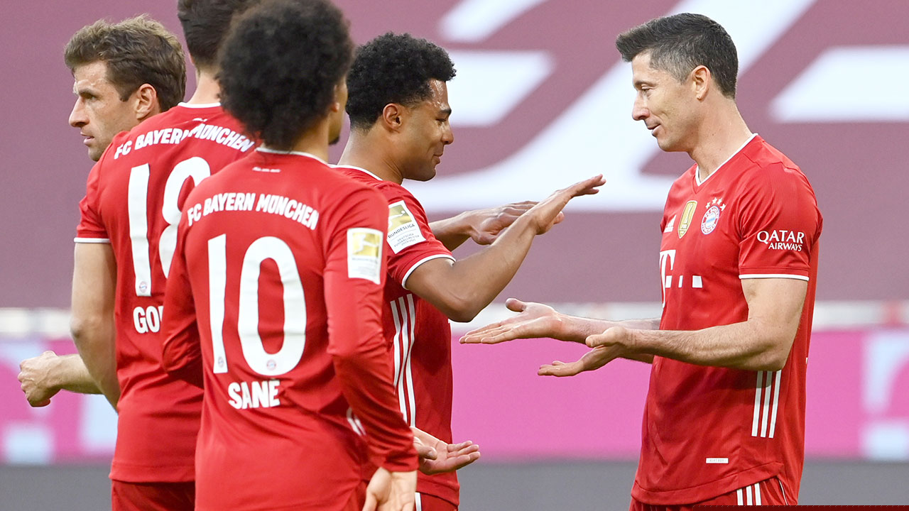 Bayern Munich v Borussia Moenchengladbach