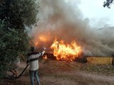 Son dakika haberi: Yangına kovalarla taşıdıkları suyla müdahale ettiler