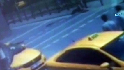 Motosiklet yaşlı adama çarptı