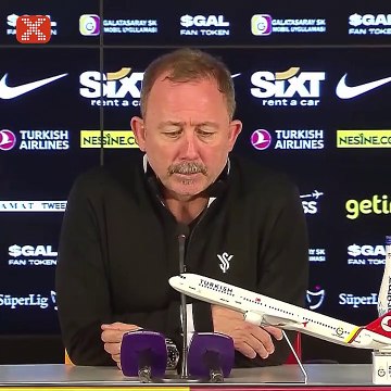 Sergen Yalçın: Takılıp kalamayız