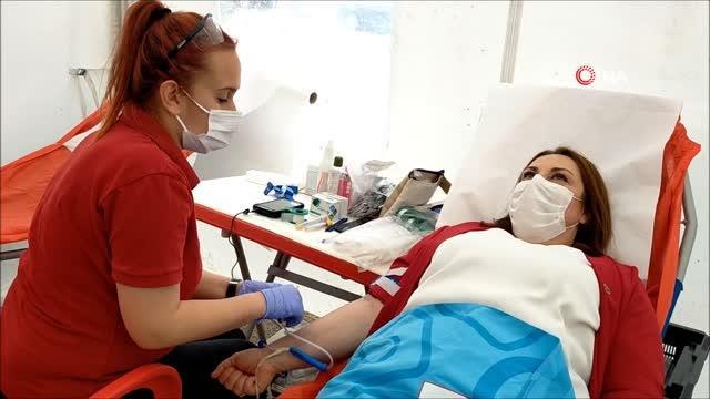 Kan stokları kritik seviyede denildi, kadınlar bu kez kan bağışı günü düzenledi