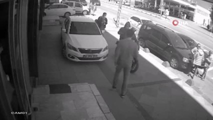 Motosikletli kapkaççı dehşeti kamerada