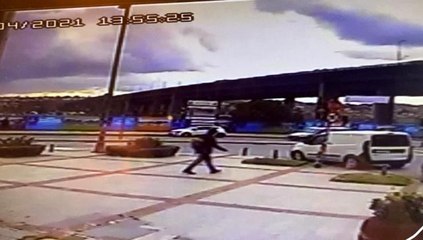 İstanbul'da feci kaza: Havada takla atan genç kadın yere savruldu