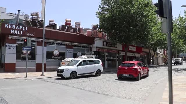 RAHMET VE BEREKET AYI RAMAZAN - Denizli'nin tescilli lezzeti tandır kebabı paket servisle iftar sofralarını süslüyor