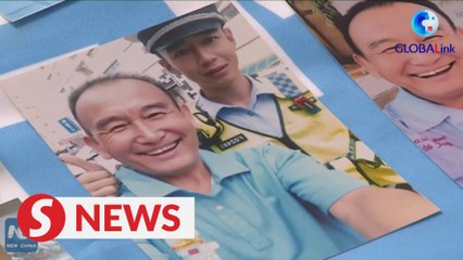 A smiley taxi driver and his 70,000 photos