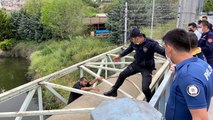 Kağıthane'de intihar teşebbüsünde bulunan şahsı polis ikna etti