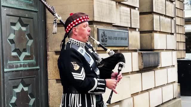EDINBURGH - İskoçya'da seçimde zafer kazanan bağımsızlık yanlıları, İngiltere'ye karşı yeni bir mücadeleye hazırlanıyor