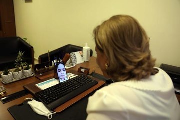 HEMŞİRE ANNELERİNİN GÜNÜNÜ GÖRÜNTÜLÜ ARAYARAK KUTLADILAR