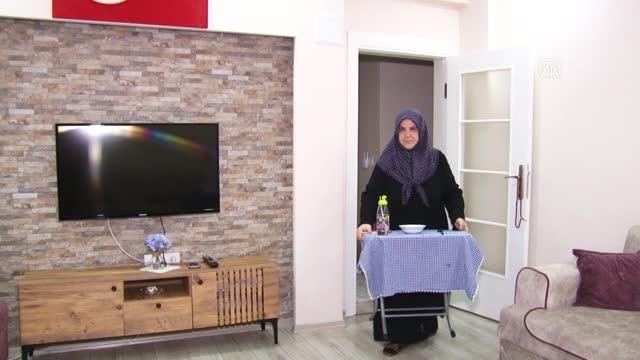 Fedakar anne Kanadı Kırık Meleği ne 41 yıldır bebek gibi bakıyor