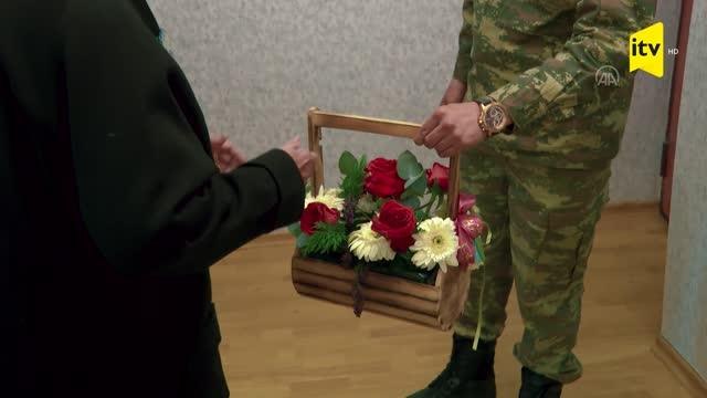 Azerbaycan'da Karabağ savaşı gazilerinden 2. Dünya Savaşı gazilerine Zafer Günü sürprizi