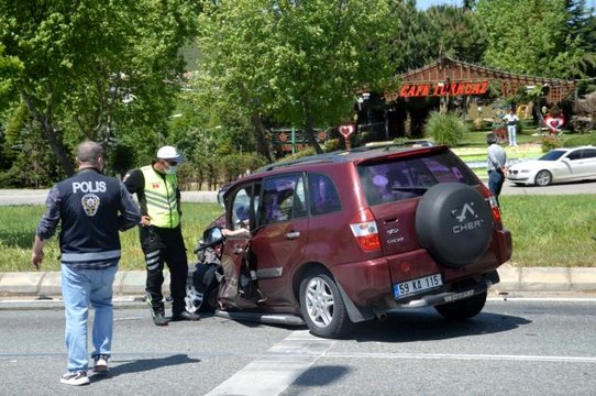 Polis kontrol noktasında feci kaza