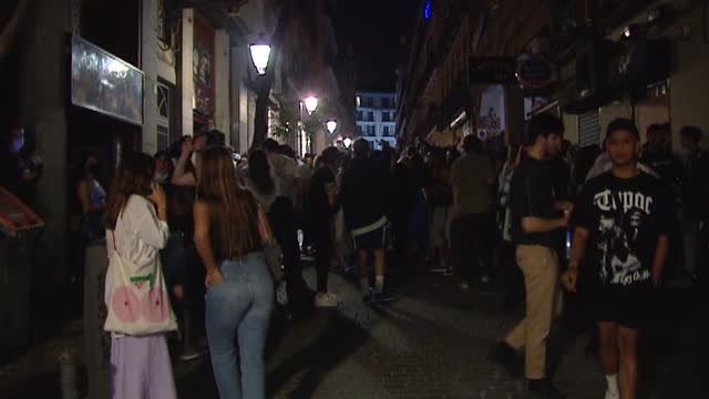Las calles de Madrid se llenan de incívicos con el final del estado de alarma