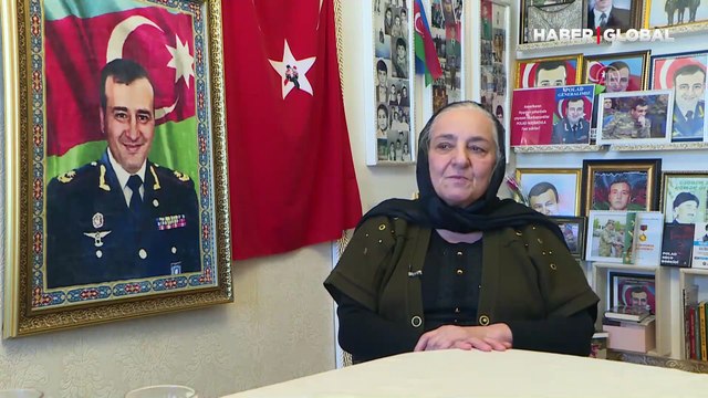 Azerbaycan'ın kahramanlarından şehit Tümgeneral Polat Heşimov'un annesi Anneler Günü'nü oğlunun mezarı başında geçirdi