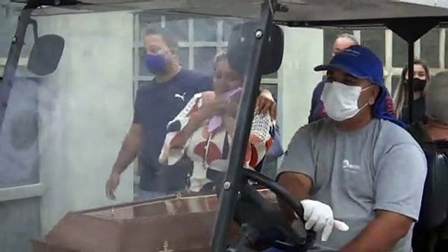 Funerais das vítimas da controversa operação na favela do Jacarezinho
