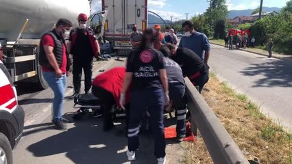 SAKARYA LASTİĞİ PATLAYAN TANKER TIR'A ÇARPTI: 1 YARALI