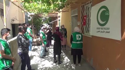 Arap Beyazay Derneği, Suriyeli ihtiyaç sahibi ailelere ramazan yardımında bulundu