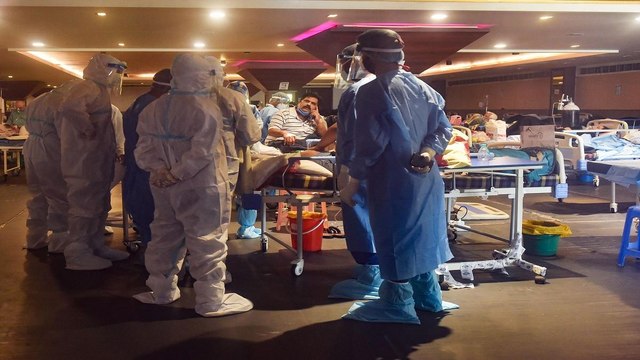 Shatak: Delhi lockdown extended, metro services to be barred