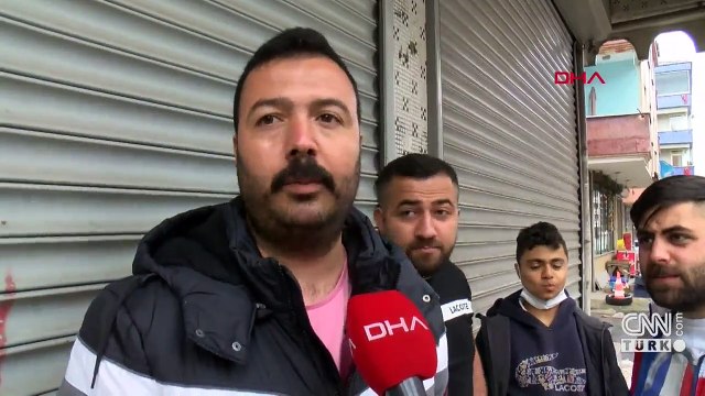 Pazarda taşlı sopalı kavga