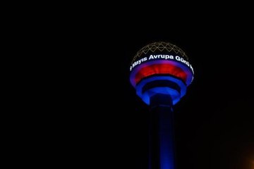 ANKARA'NIN SİMGELERİ, '9 MAYIS AVRUPA GÜNÜ' İÇİN SÜSLENDİ