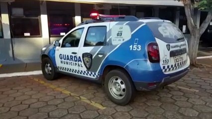 Скачать видео: Guarda Municipal: Homem é detido após agredir a esposa e ameaçar matar os filhos