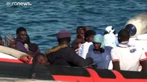Σχεδόν χίλιοι μετανάστες και πρόσφυγες έφτασαν στην Λαμπεντούζα σε 24 ώρες