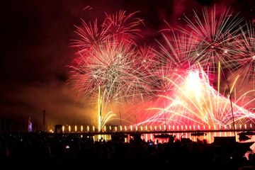 - Rusya'da Zafer Günü'nde havai fişek gösterisi