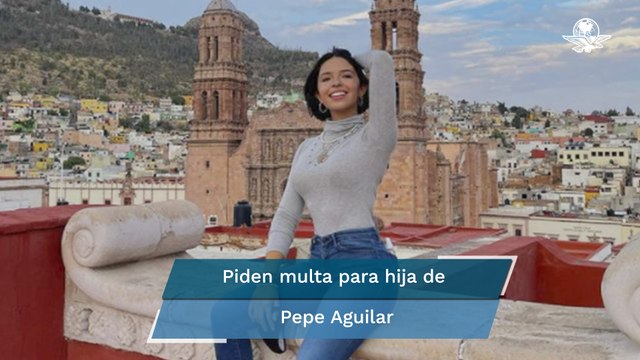 Piden castigo para Ángela Aguilar por cambiar el tono del Himno Nacional