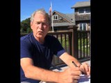 جورج بوش يشارك في تحدّي الـ Ice Bucket