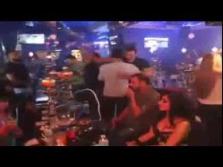 فيديو طريف.. لبنانيون يحاربون "داعش" بالغناء