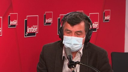 Réouverture des commerces et lieux de culture : "Tout dépend de comment cela se passe. Ne vous précipitez pas, pensez aux soignants qui sont épuisés" (Arnaud Fontanet)